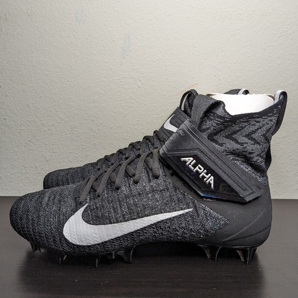 Athletic_Shoes